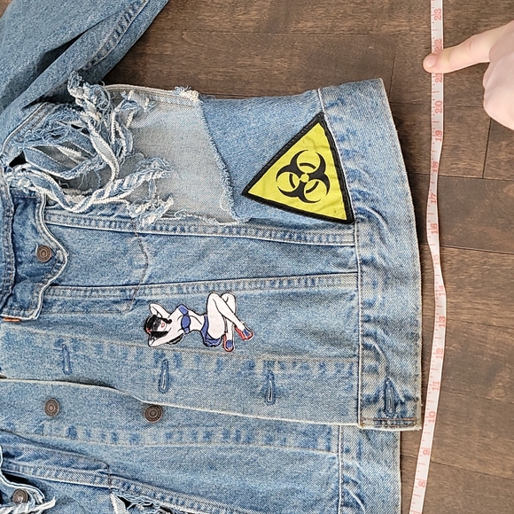 Re-worked Levis jeans jacket - Picture 5 of 8